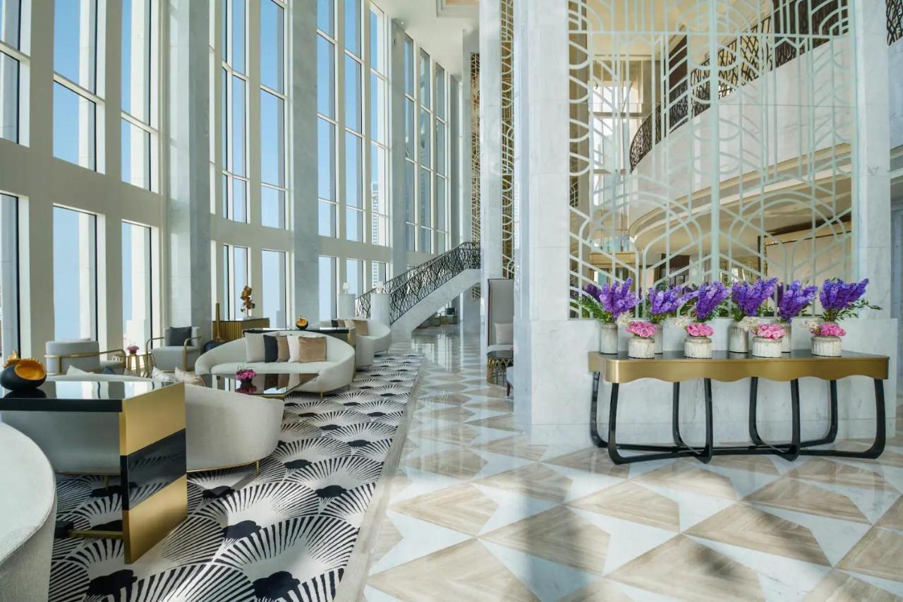 Wyndham Grand Doha West Bay Beach Exterior foto The lobby of the hotel