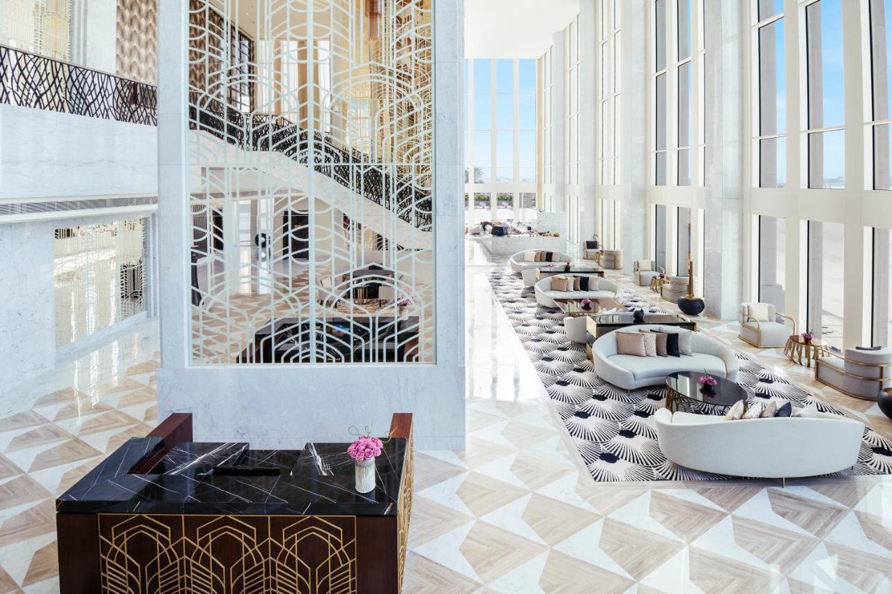Wyndham Grand Doha West Bay Beach Exterior foto The lobby of the hotel